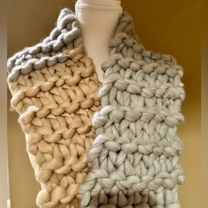 Chunky Knit Scarf in Beige and Gray